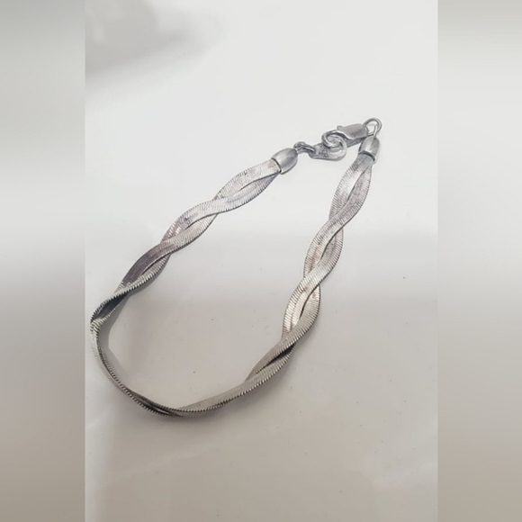 Silver Double Twist Necklace. Marked 14KGP 🌴 - Picture 3 of 6